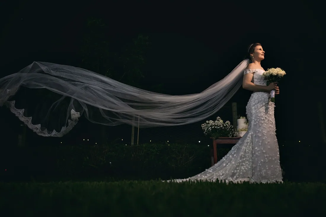 Noiva fotografada pelo Estúdio Victor Pimentel